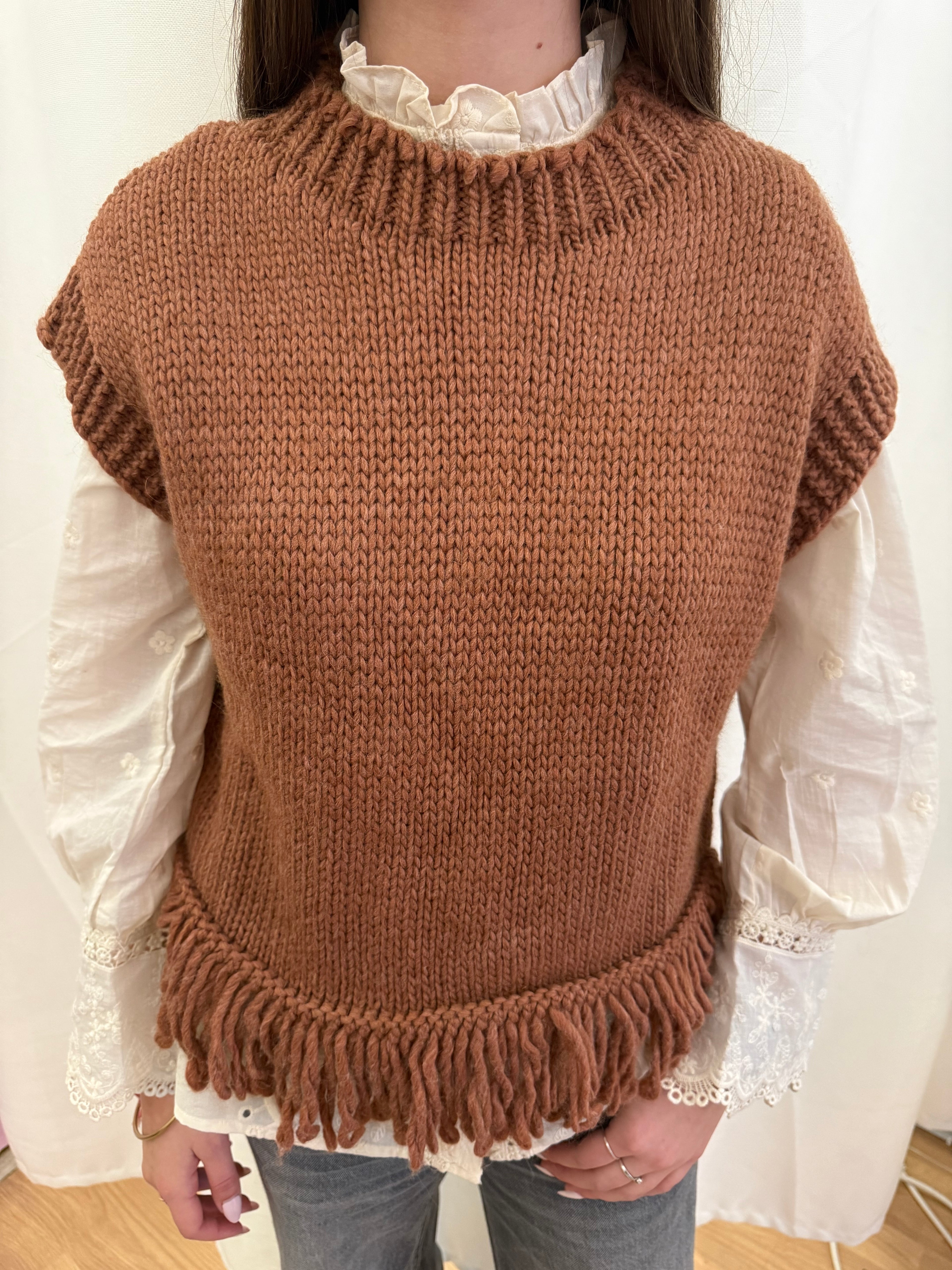 Pull en laine sans manches à franges