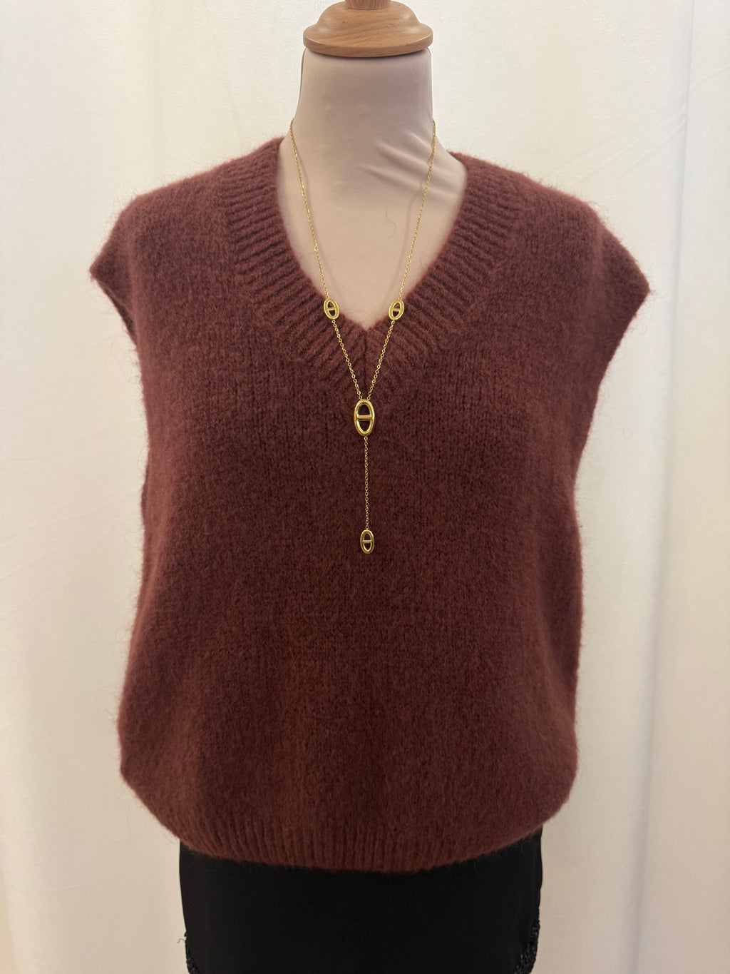 Pull sans manches col V