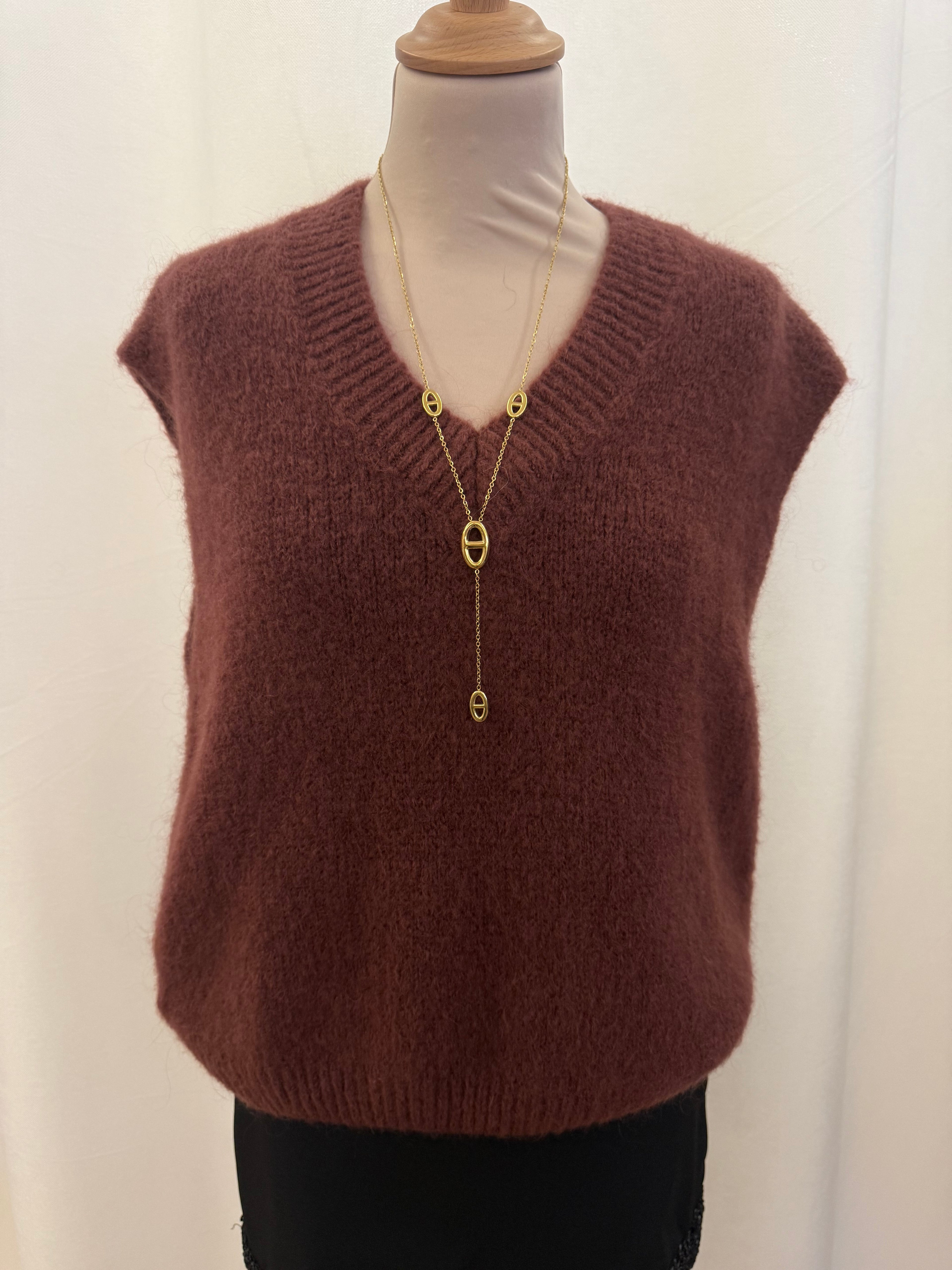 Pull sans manches col V